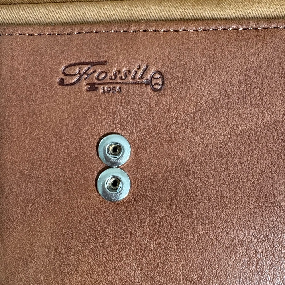 Fossil Brown Leather Crossbody/Belt Bag. Size 4.5”x 7.5” - Picture 3 of 15